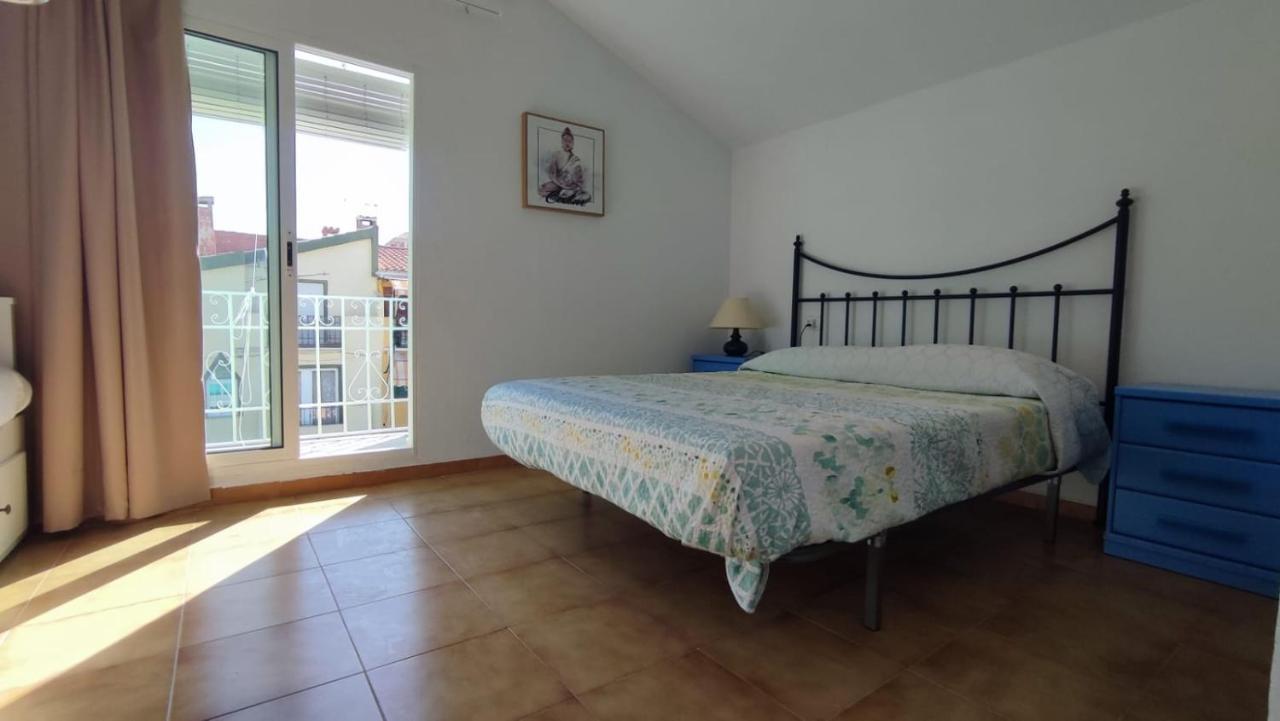 Agradable Adosado Cerca De La Playa Villa Benicassim Bagian luar foto
